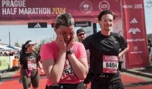 Praha Half liikuttunut maaliintulija organizers Ilo Urheilumatkat